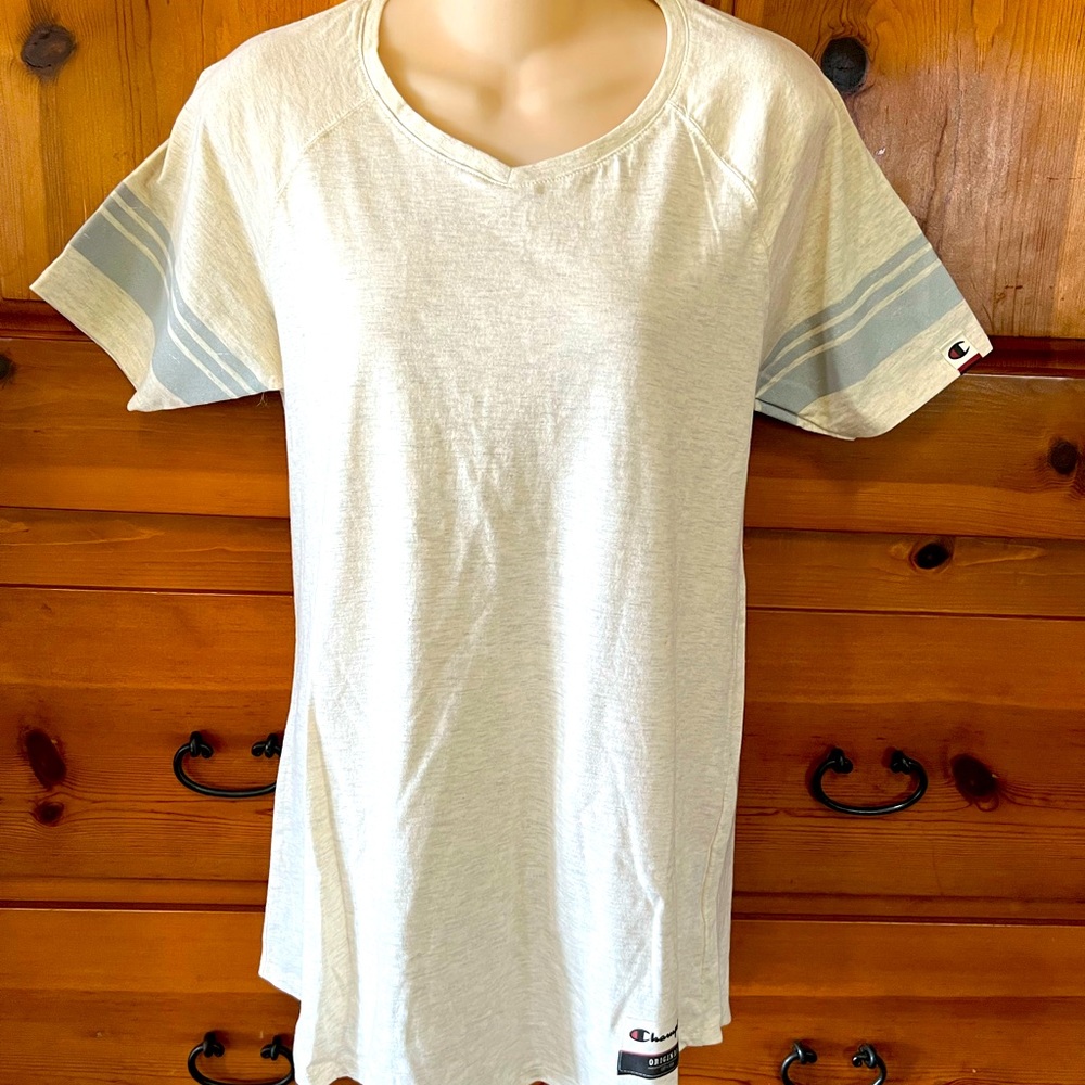 Champion Shirt Sleeve  Off-White Shirt Sleeve Tee w/ Blue Stripe on Sleeve. L
